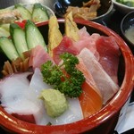 いさみ寿司 - ランチ海鮮丼定食♪海老抜きでお願いしたらマグロ入れてくれました♪