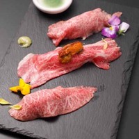 黒毛和牛の炙り寿司