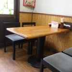 ラーメン炎や - テーブル席