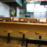 ラーメン炎や - カウンター席