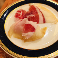 スプレンディード - カービングしたばかりのイベリコ豚の生ハム。ベタベタしない爽やかな美味しさ(๑>◡<๑)♡