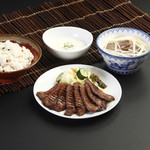 Beef tongue set meal (3 pieces and 6 slices)