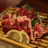 馬桜 下通り店 - 特選馬刺し盛（二人前）