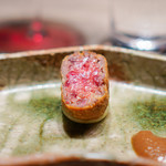 USHIGORO S. - 生牛メンチカツ、オニオンソース添え