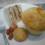 Executive Club Lounge - 