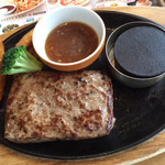 ココス - ビーフハンバーグステーキ690円税別