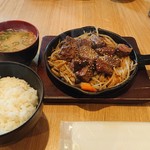 鉄板食堂 バレーナ - 牛ハラミステーキランチ