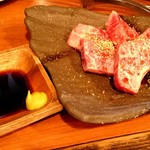 Sakai Sumibi Horumon Enya - 厚切りカルビ