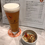 自家製ソーセージ＆できたてビール酒場 T.S.Brewery - ベイビーベイビーペールエールとお通しのピンチョス