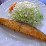 バンビ - 本日のランチ「鮭のバター焼き」