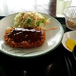 ホルモン食堂 - チキンカツ定食。