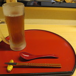 天ぷら やす田 - お茶もジョッキで出してくれました