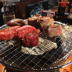 炭火焼肉ぐら - 