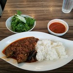 FUGA Dining - ムサカ（牛ひき肉とナスのトマト風煮込み）全景