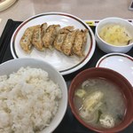 みよしの - ぎょうざ定食