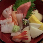 Sushikatsura - 同僚が頼んだチラシ寿司大盛りの上