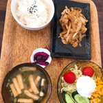 Cabbage Lodge - 生姜焼き定食