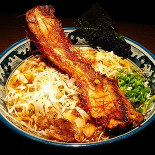 【あぶりチャーシュー麺】好評・ボリューム満点の叉焼！