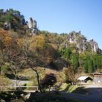 Shichifuku Onsen Utonoshou - 目の前にしてこのような奇石群が。こんなのが林立してるんですよ。