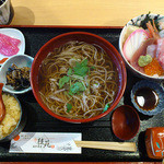 桂苑 - 5食限定の海鮮丼とお蕎麦のセット￥900