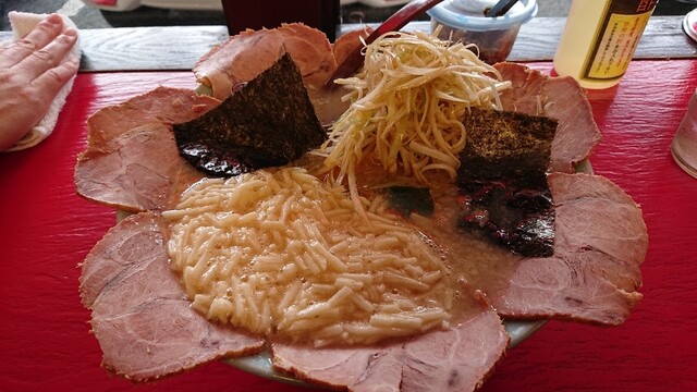 なるほど一輪の花ですね By Akatsubame 壱発ラーメン 八王子本店 いっぱつ らーめん 八王子 ラーメン 食べログ