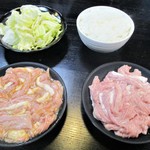 Yakiniku Mondo - とんちゃん 塩、とんちゃん タレ、塩キャベツ、ライス。 　　　　　　2019.05.17
