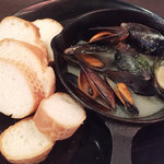 dining room hamon - ムール貝の白ワイン蒸し