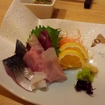 Ika Sushi Dainingu Sensuke - サービス刺身盛り合わせ１人前