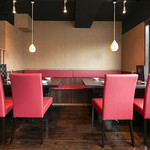 焼肉とんがらし玉 - テーブル_4人