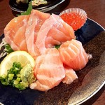 回転寿司 北海素材 - サーモン刺身