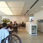 六花亭 - 2階のカフェの様子