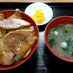 入駒食堂 - 豚丼 850円