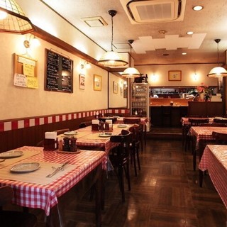 A good old Western Western Cuisine loved by regulars. Relax in a retro atmosphere