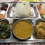 インド料理 スワガット - ネパールダルバトセットです　日替わりカレーはほうれん草とチキンでした