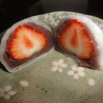 まめ - デラックス苺大福