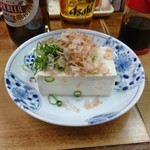 伊勢屋酒店 - 冷や奴。
