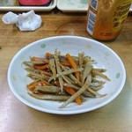 伊勢屋酒店 - きんぴらごぼう。