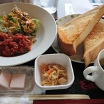 シナノガーデン コスモス - 料理写真:週替わりのチキンの香草焼き
