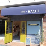 パン屋 HACHI - お店の外観