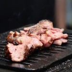 生ホルモン処 おさむちゃん。 - 梅だれ、わさび、梅だれわさびの3パターンで
      頂きました(*´艸`*)