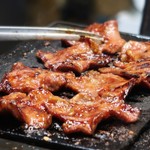 生ホルモン処 おさむちゃん。 - この焼き具合もコントラストが素晴らしかった！