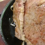 ステーキハウス　ビクトリア - ちょっと薄いね(^^;