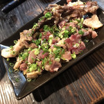 焼鳥丸万 - モモタタキ