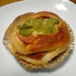 ベーカリーハウス マイ - 空豆ベーコン