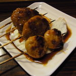 樽吉 皆空道 - 佐賀鶏焼きつくね三串、500円