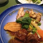エスカルゴ - 日替わりランチ(鶏マスタード焼き、牛ビール煮込み)