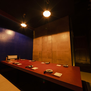 Directly connected to the elevator hall, completely private room where you will not meet other customers.