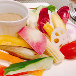 創作イタリアン Gemelli - バーニャカウダ　きれいィ( ﾟдﾟ)ﾎﾟｶｰﾝ