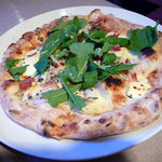 ウッデンシップ - えびとパンチェッタとルッコラのビアンカ★2009/1