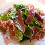 ウッデンシップ - プロシュート（生ハム）と葉野菜のサラダ◎2009/1